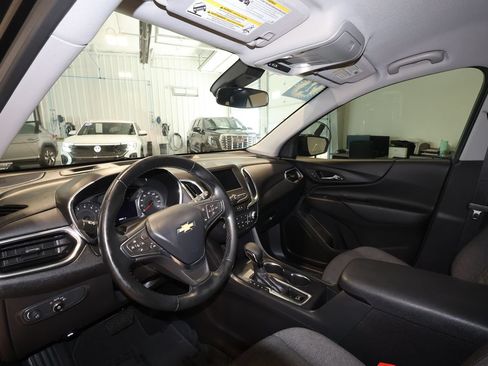 Used 2024 Chevrolet Equinox LT FWD image 9