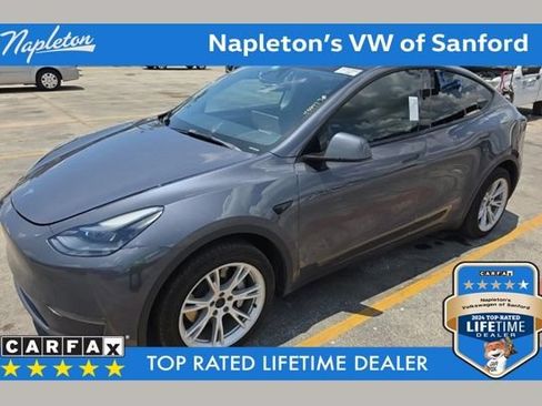 Used 2023 Tesla Model Y Long Range AWD/4WD image 1