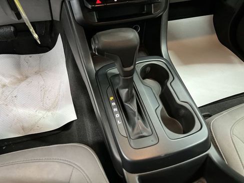 Used 2020 Chevrolet Colorado W/T w/ Custom Special Edition image 17