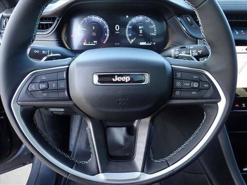 New 2026 Jeep Grand Cherokee Limited w/ Luxury Tech Group II image 16