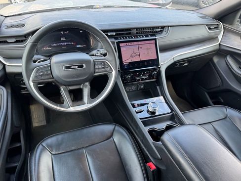 Used 2024 Jeep Grand Cherokee L Limited w/ Luxury Tech Group II image 11