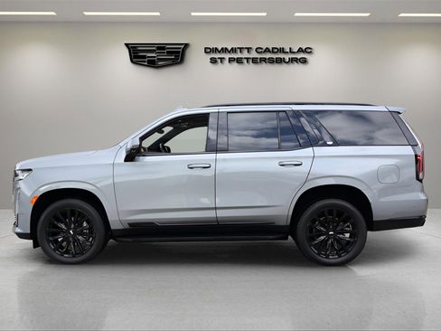 Used 2023 Cadillac Escalade Premium Luxury image 2