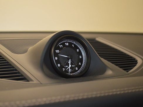 Certified 2025 Porsche Macan image 26