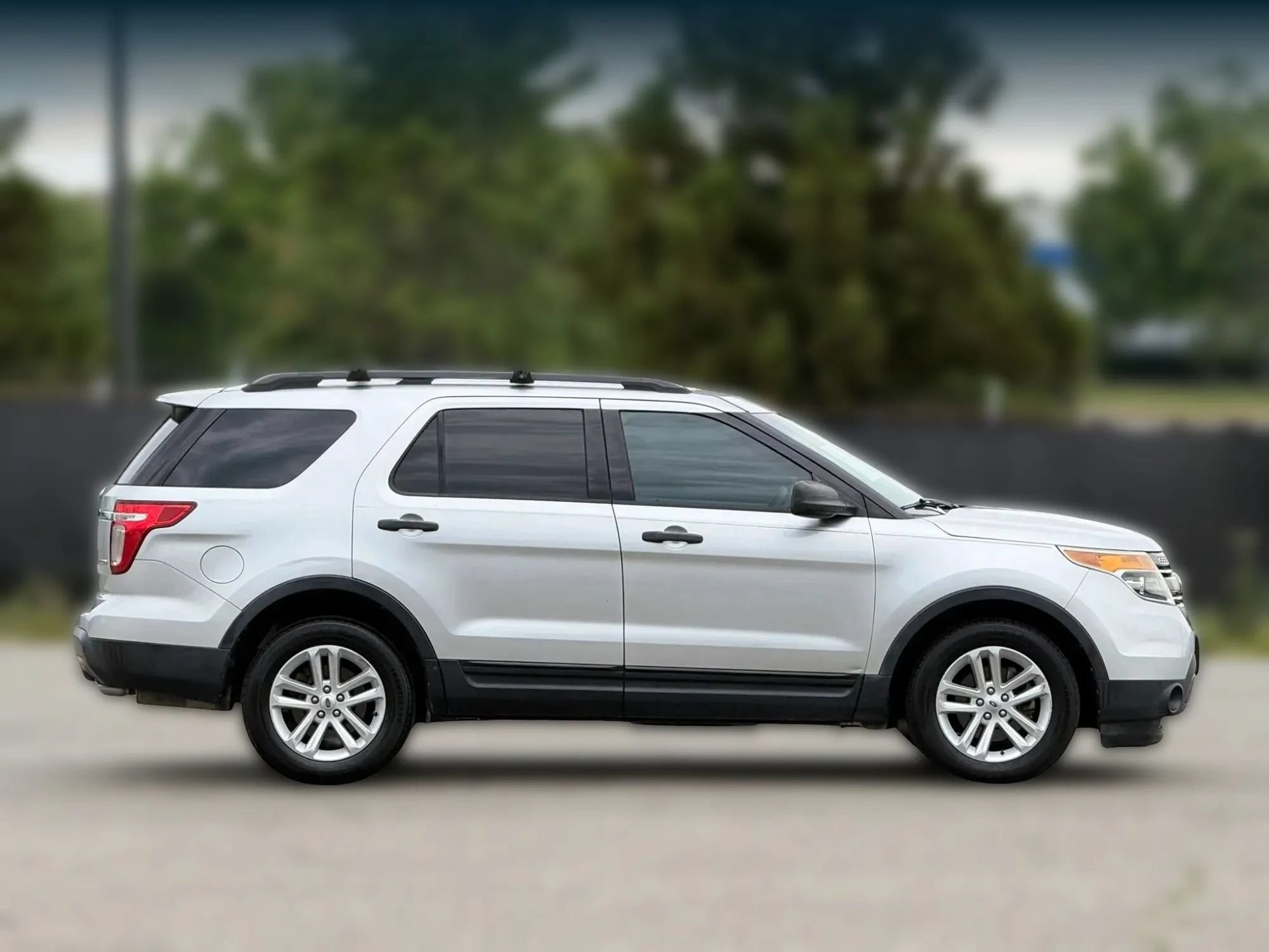 Used 2015 Ford Explorer FWD image 7