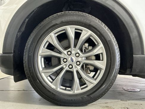 Used 2022 Ford Explorer XLT w/ Equipment Group 202A AWD/4WD image 13