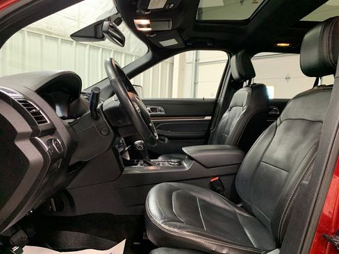 Used 2018 Ford Explorer Limited w/ Equipment Group 301A AWD/4WD image 15