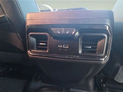 Used 2024 GMC Sierra 2500 AT4 w/ AT4 Preferred Package image 21