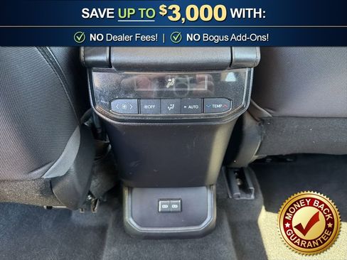Used 2023 Toyota Highlander L image 19