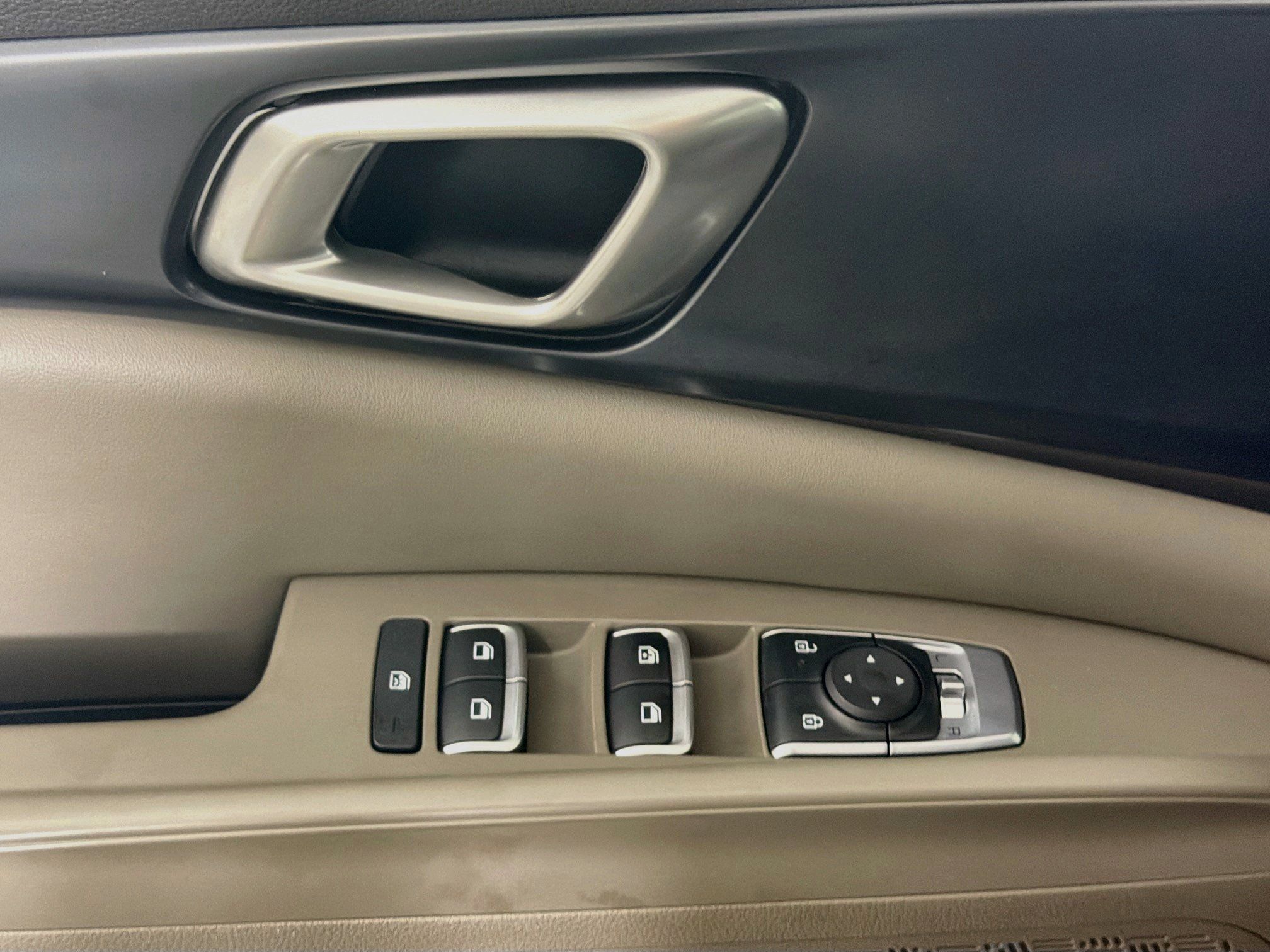 Used 2026 Kia Carnival LXS FWD image 15
