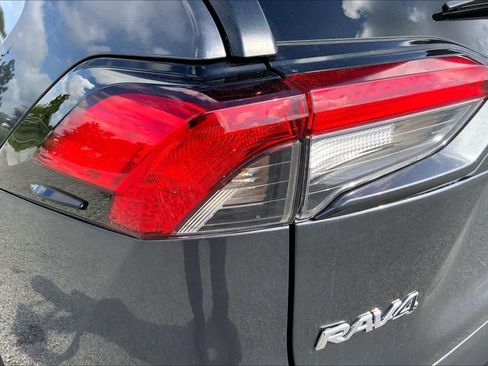 Used 2024 Toyota RAV4 XLE FWD image 28