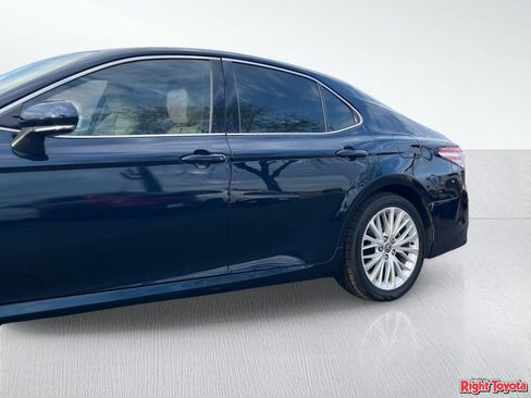 Certified 2020 Toyota Camry XLE w/ Sunroof Package FWD image 10