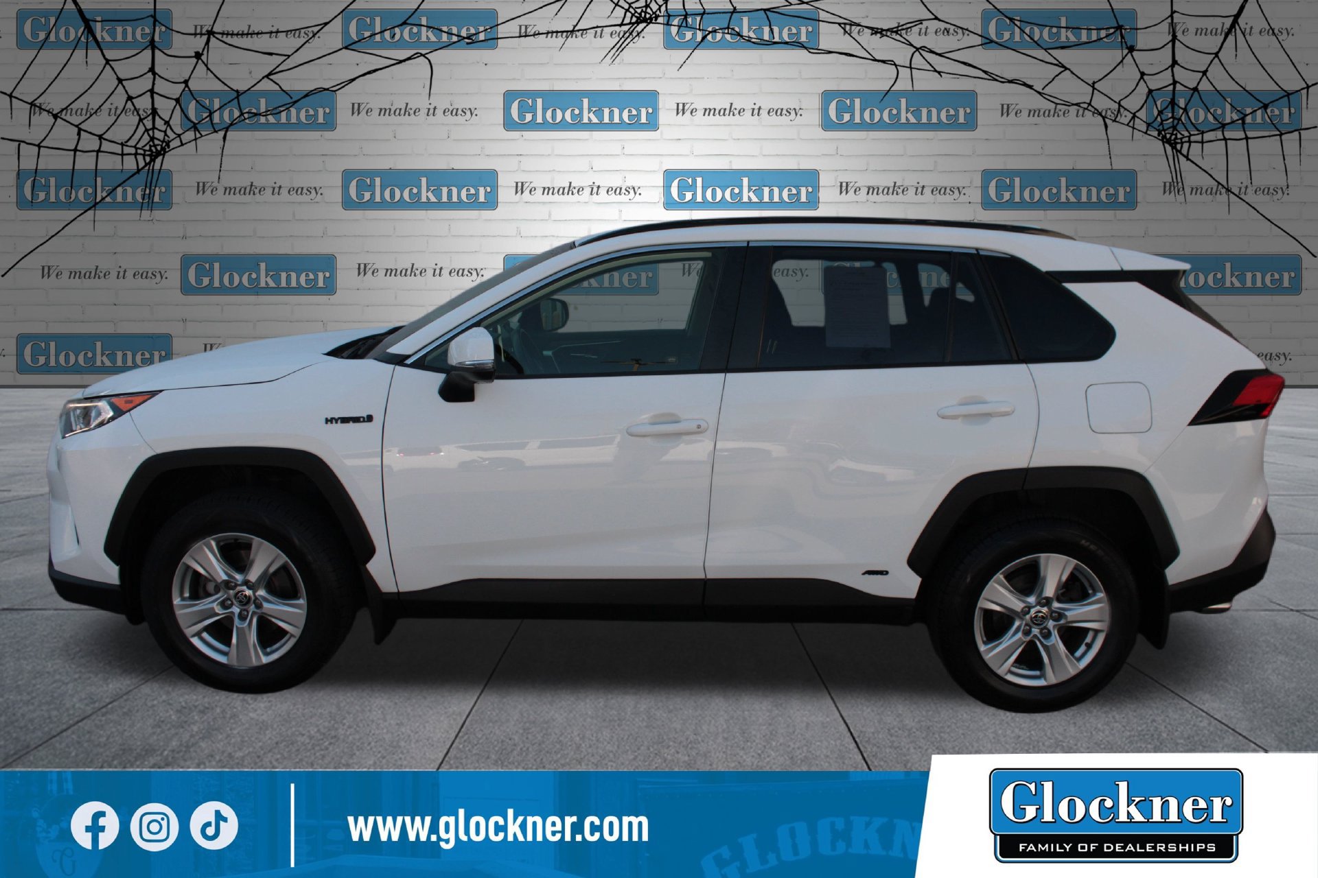 Used 2021 Toyota RAV4 XLE w/ Convenience Package AWD/4WD image 10