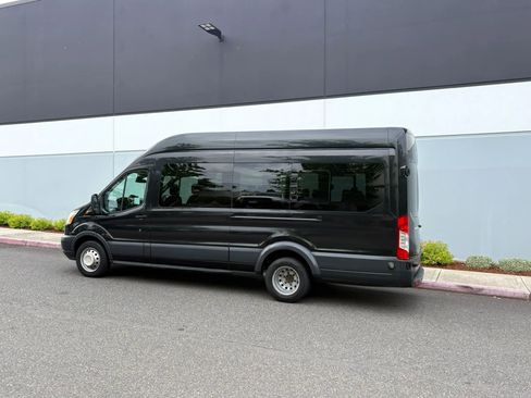Used 2015 Ford Transit 350 XLT RWD image 4