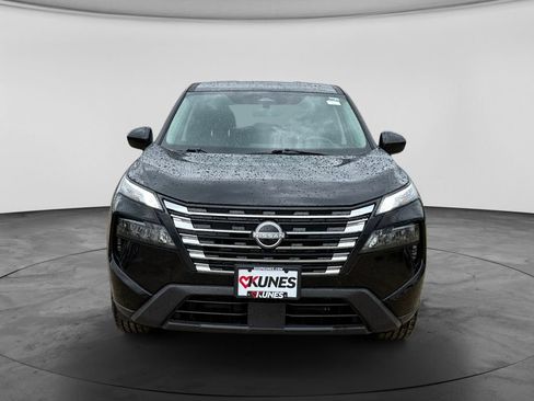 Used 2025 Nissan Rogue SV AWD/4WD image 3