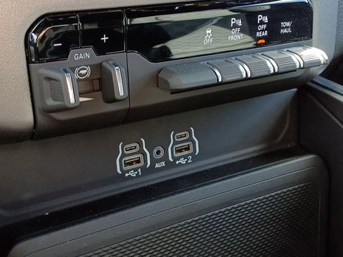 Used 2025 RAM 1500 Big Horn AWD/4WD image 25