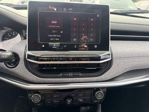 Used 2024 Jeep Compass Latitude image 22