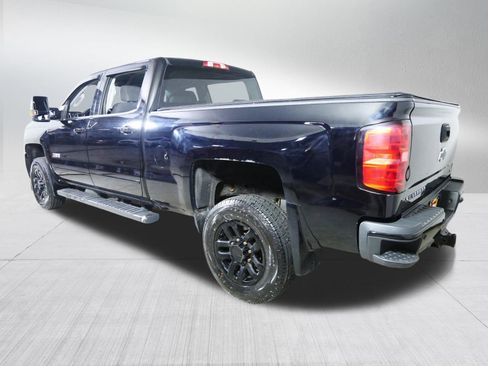 Used 2016 Chevrolet Silverado 2500 LT w/ Midnight Edition AWD/4WD image 5