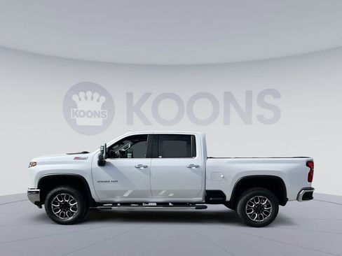 Used 2024 Chevrolet Silverado 2500 LTZ w/ LTZ Plus Package AWD/4WD image 2