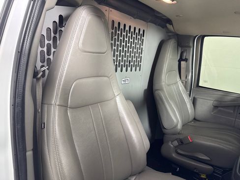 Used 2022 Chevrolet Express 2500 w/ Driver Convenience Package image 21