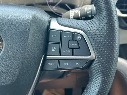 Certified 2023 Toyota Sienna Limited FWD image 45