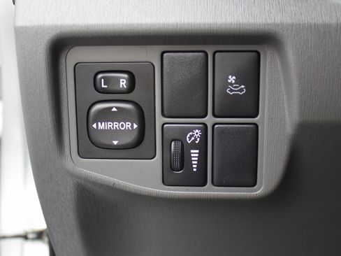 Used 2011 Toyota Prius Four w/ Solar Roof Pkg FWD image 14