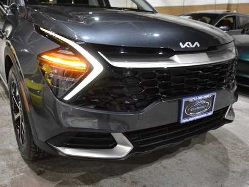 Used 2024 Kia Sportage EX image 4