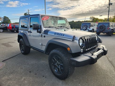Used 2016 Jeep Wrangler Sport image 19