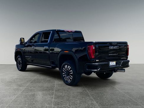 Used 2025 GMC Sierra 2500 Denali Ultimate AWD/4WD image 3