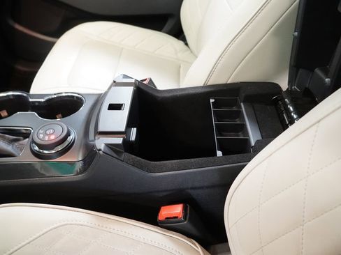 Used 2017 Ford Explorer Platinum image 24