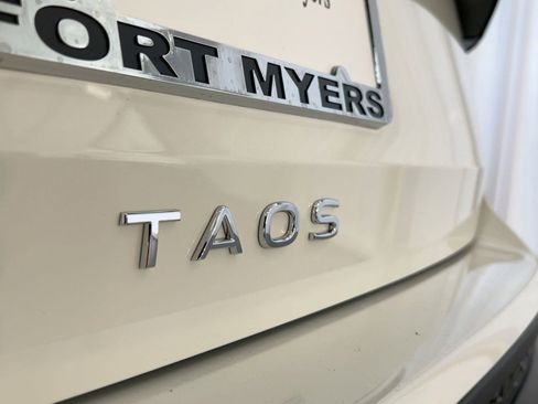 New 2026 Volkswagen Taos SE image 28
