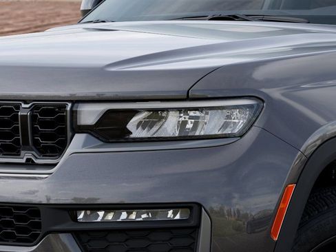New 2026 Jeep Grand Cherokee L Limited w/ Limited Altitude Package AWD/4WD image 10