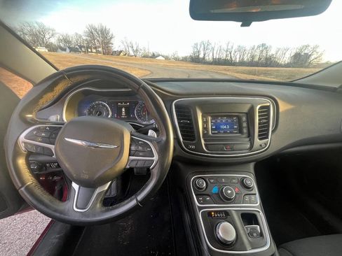 Used 2016 Chrysler 200 Limited w/ Convenience Group image 18