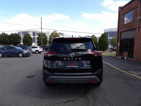 Used 2021 Nissan Rogue SV w/ Premium Package image 7