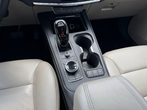 Used 2023 Cadillac XT4 Premium Luxury FWD image 15