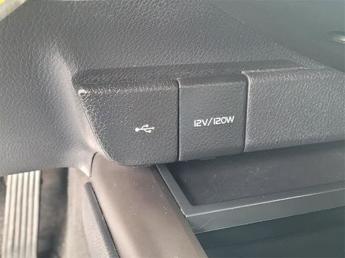 Used 2024 Toyota Camry SE image 18