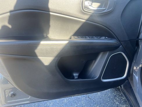 Used 2020 Jeep Compass Limited image 17