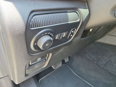 Used 2024 Jeep Wagoneer Series II w/ Flexible Seating Group RWD image 16