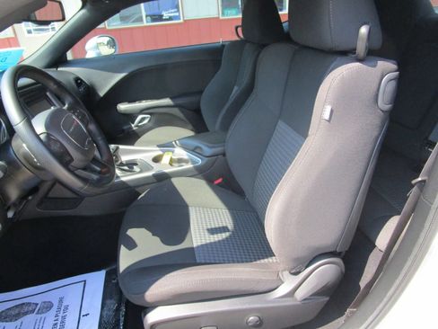Used 2022 Dodge Challenger R/T RWD image 15