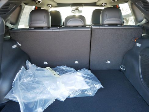 New 2026 Jeep Compass Latitude w/ Sun and Sound Group AWD/4WD image 11