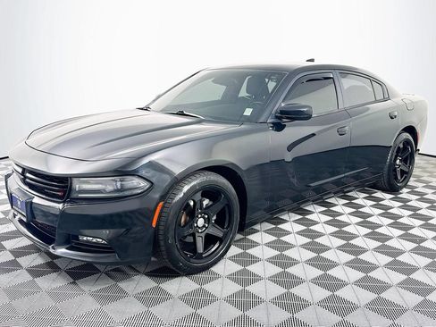 Used 2016 Dodge Charger SXT RWD image 6