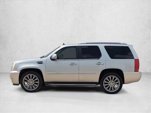 Used 2013 Cadillac Escalade 2WD image 8