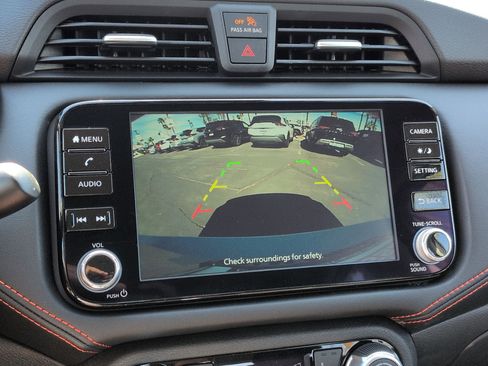 New 2025 Nissan Versa SR w/ Trunk Package image 17