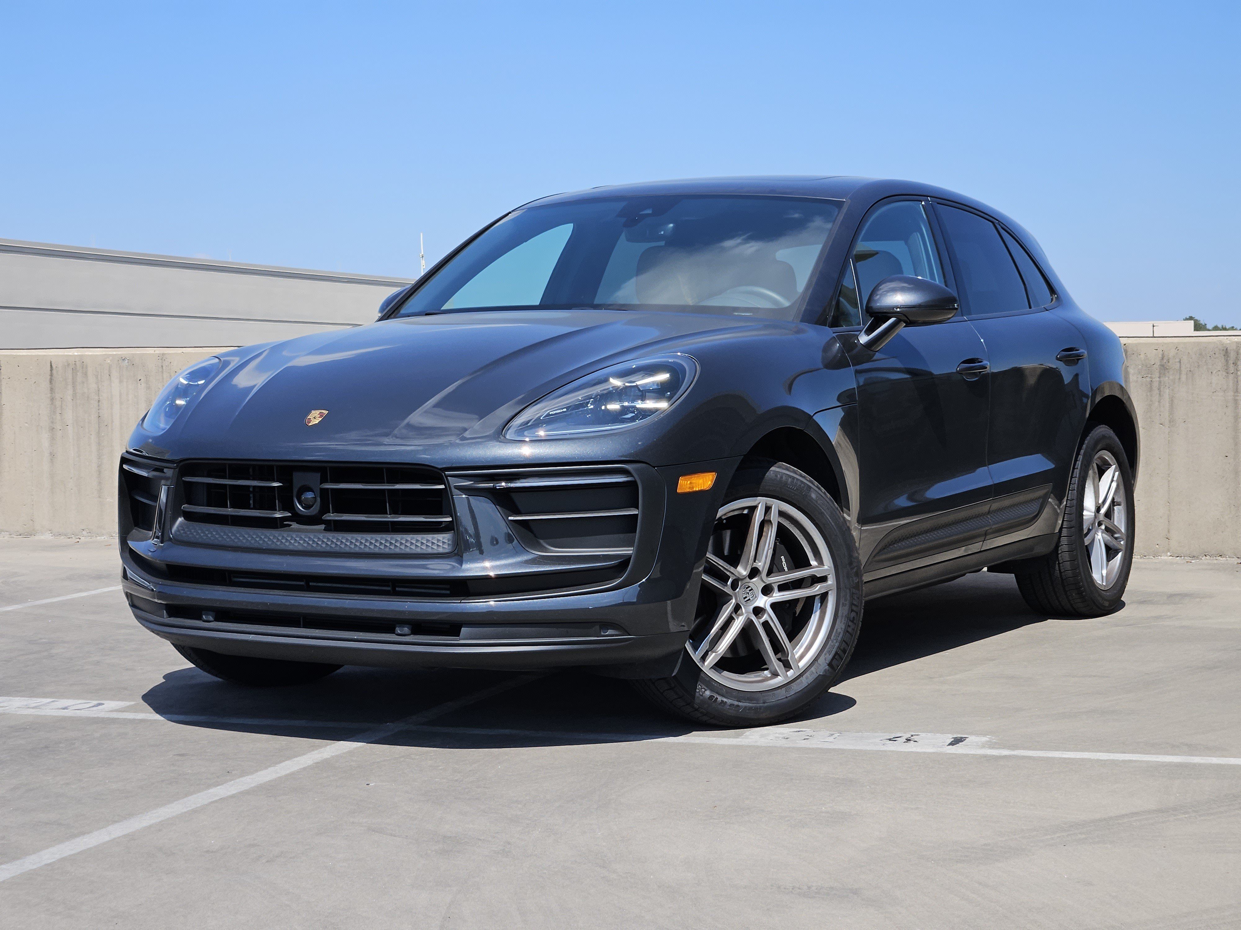 Certified 2026 Porsche Macan AWD/4WD image 1