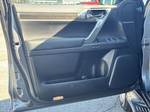 Used 2023 Lexus GX 460 Premium w/ Premium Plus Package image 13