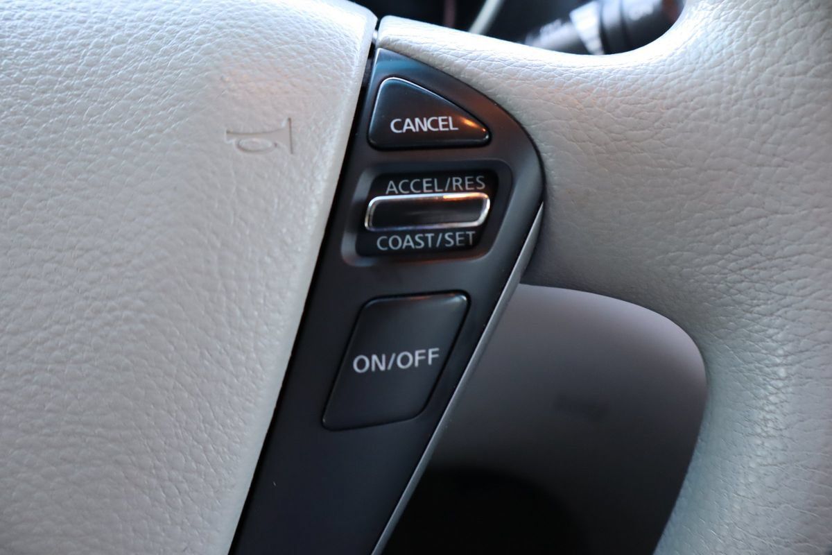 Used 2014 Nissan Quest S FWD image 29