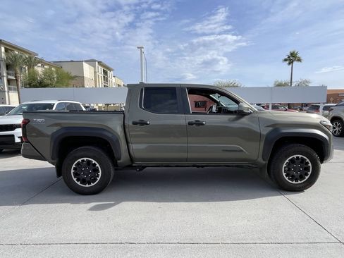 Used 2024 Toyota Tacoma TRD Off-Road image 3