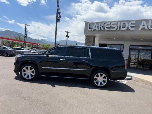 Used 2016 Cadillac Escalade Luxury AWD/4WD image 8