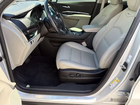 Used 2020 Cadillac XT4 Luxury FWD image 4