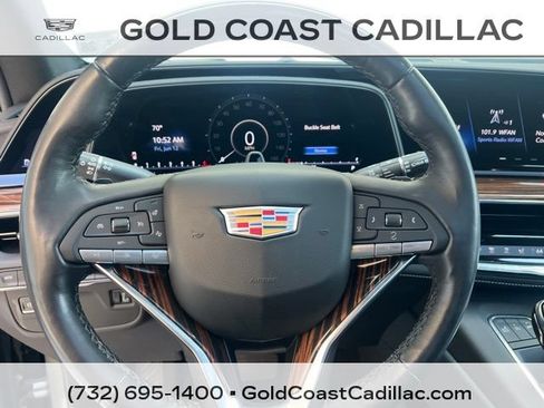 Used 2023 Cadillac Escalade Premium Luxury AWD/4WD image 25