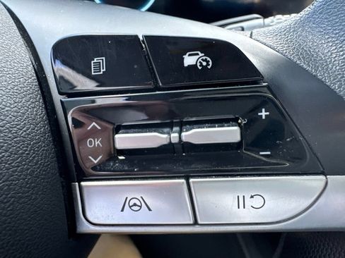 Used 2024 Hyundai Elantra SEL FWD image 27
